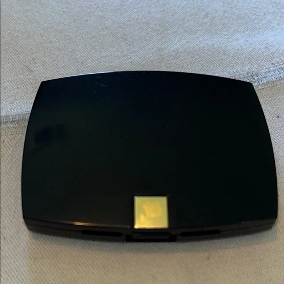 Lancome Elegant Eyeshadow Palette with Mirror - Picture 3 of 4